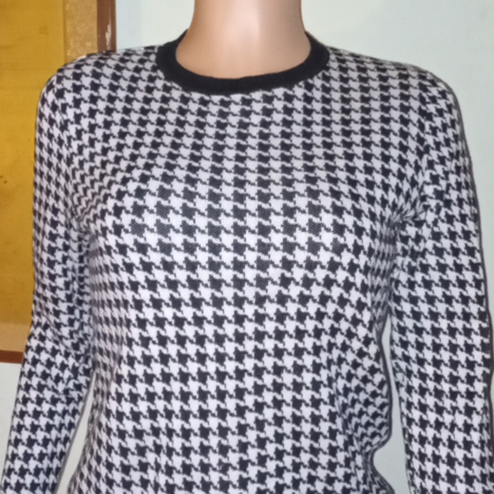 Houndstooth Pull Over - image 2